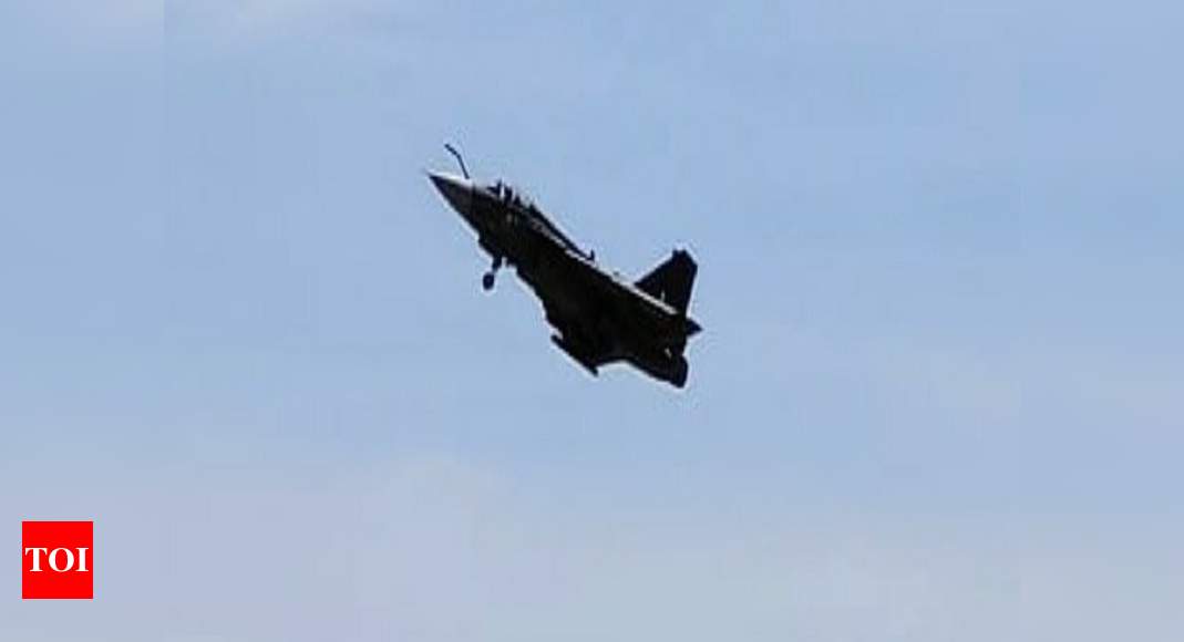 Tejas Fighter Jet: First 'combat worthy' Tejas flies for 40 minutes ...