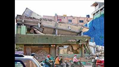 Secunderabad: 1 killed as building being demolished crashes