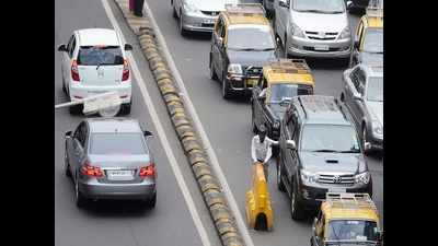 Coronavirus in Mumbai: Four-wheeler traffic movement lessens in peak hours