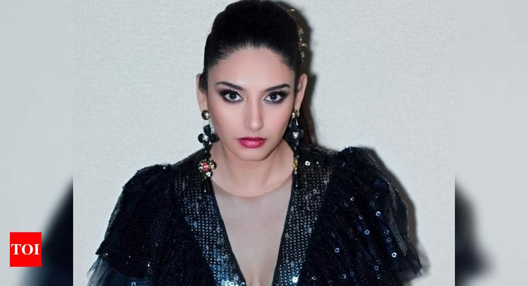 Stunning Pictures Of The Gorgeous Ragini Dwivedi Are Unmissable Tamil