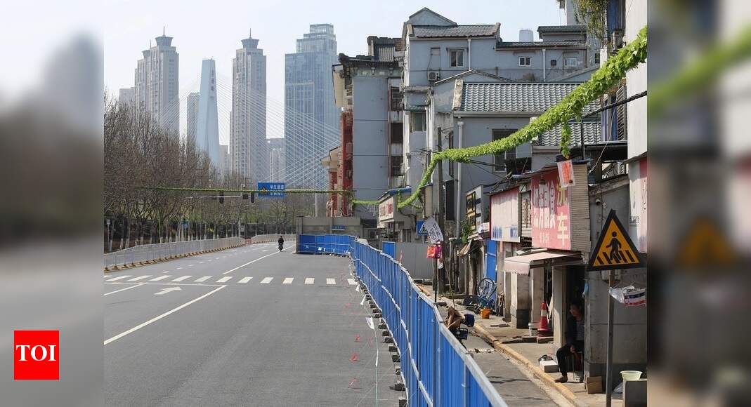 China eyes end to coronavirus, plays down warnings of 'second wave' thumbnail