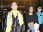 Nysa Devgn steps out in style in crop top with mommy Kajol, see pictures