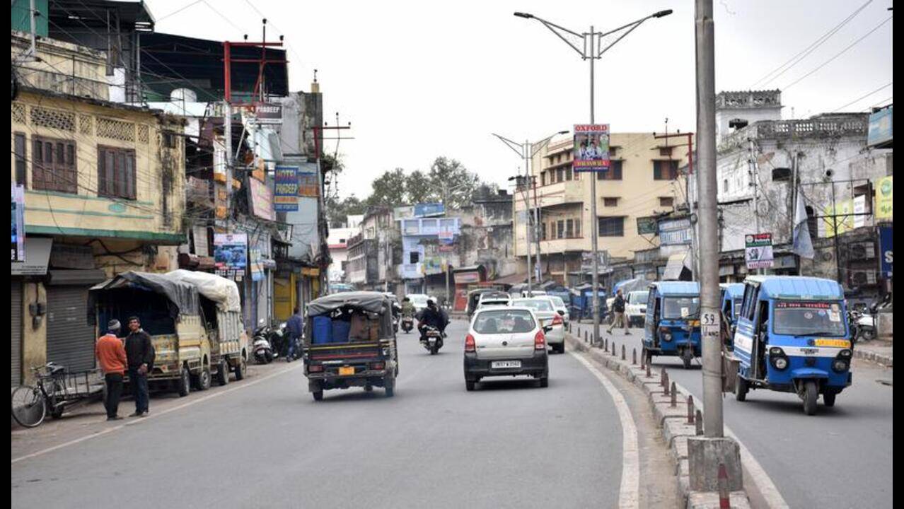 Arhat Bazaar Dehradun Redevelopment Project :- आढ़त बाजार में मुआवजा लेने के बाद भी कब्जा नहीं छोड़ने पर चलेगा बुलडोजर !