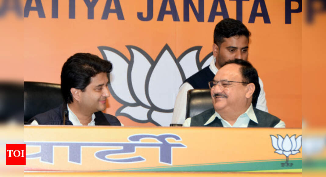 22 rebel MP Cong MLAs meet BJP chief