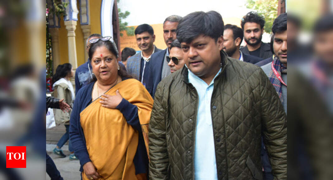Corona: Vasundhara Raje, son Dushyant test -ve