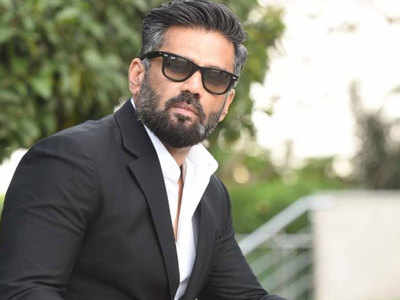 Sharing a video of empty roads, Suniel Shetty gives a shout out to One India One People
