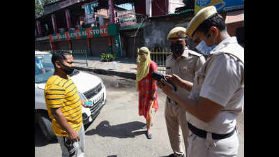 Covid-19: Police enforces complete lockdown in Delhi's Okhla