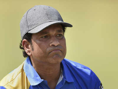 Stop going outside, we are not on holidays: Tendulkar tells people