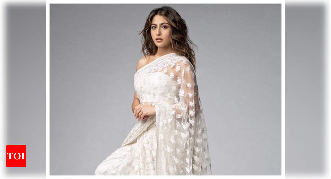 sara-ali-khan-looks-like-an-absolute-delight-as-she-strikes-a-pose-in-a