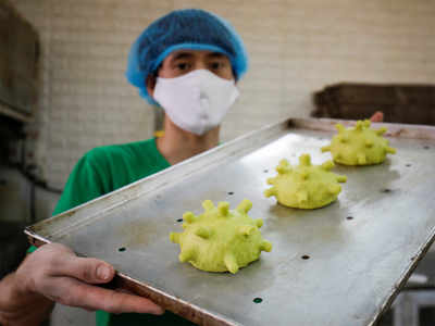 Vietnam chef fights COVID-19 fears with 'Coronaburgers'