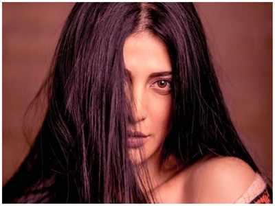 Shruti Haasan turns philosophical as she shares her throwback picture