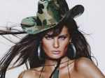 Isabeli Fontana looks stunning in these bewitching photos