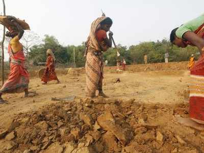 Centre releases Rs 4,431 crore to clear pending wages under MGNREGA, to pay all dues by April 10