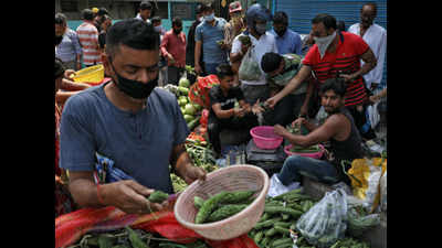 Kolkata: Veggie supply picks up, grocery in doldrums