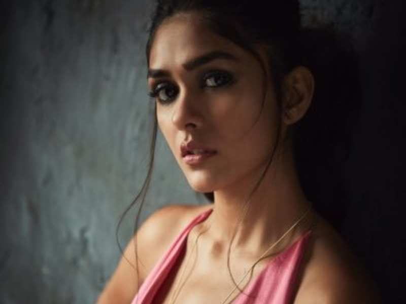 Mrunal Thakur shares benefits of missing work amid COVID-19 | Hindi Movie News - Times of India