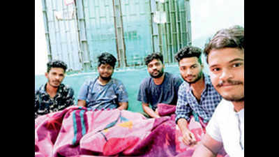 10 Telugu students stranded in Agra desperate to return