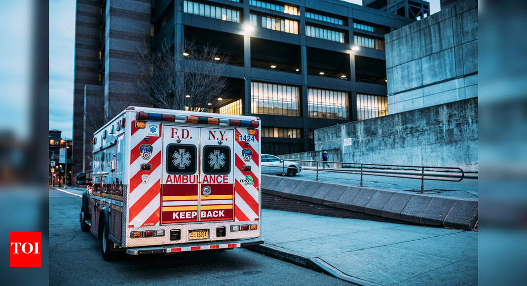 'War Zone': Ambulances in New York Are Now As Busy as on September 11 thumbnail