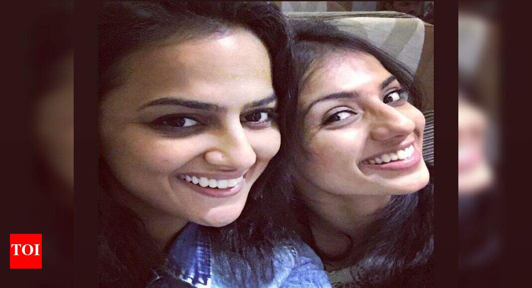 Shraddha Srinath shares throwback photo with Sruthi Hariharan Kannada