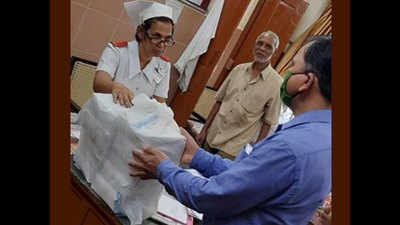 5,000 meal packets a day distribution drive at Mumbai hospitals