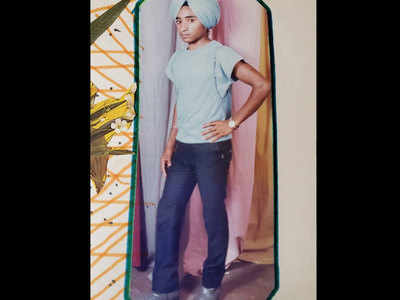 This young turban clad kid is present day’s renowned Punjabi actor-writer; any guesses who he is?