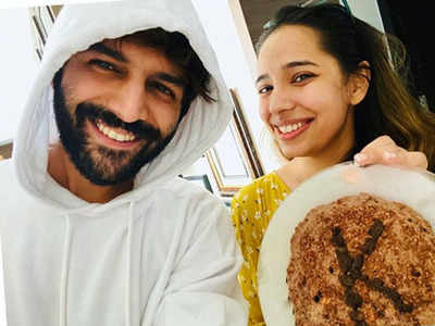 Kartik Aaryan shares pictures from his sister's birthday celebrations at home along with the self-made cake