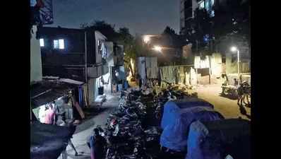 Many ways out of packed Kalina slum