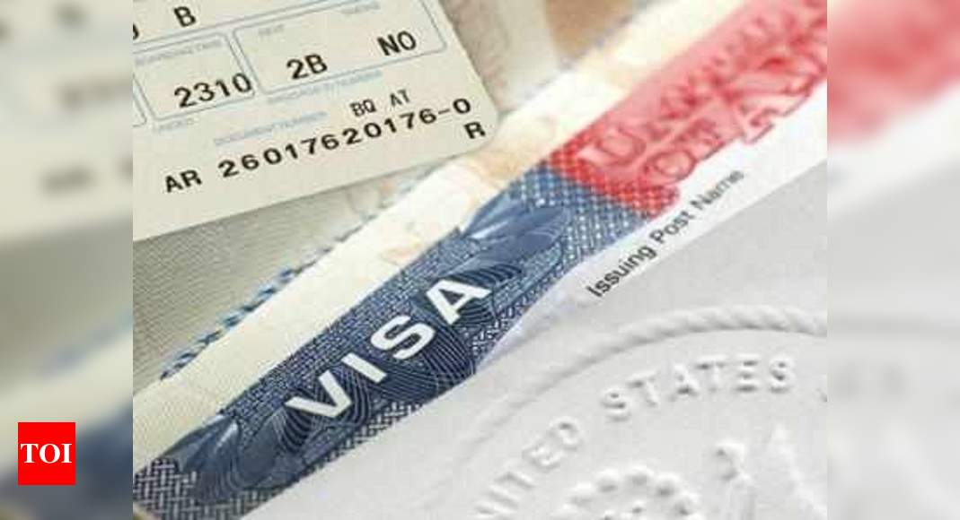 US immigration agency receives 2.75 lakh H-1B registrations, of which 67.7% were for Indians - Times of India