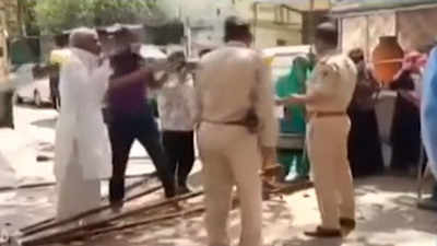 Covid-19: Doctors gone to collect samples attacked in Indore