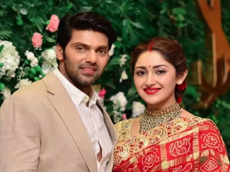 Sayyeshaa spends her evening watching the sunset with husband Arya