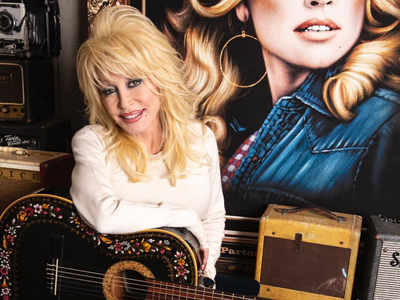 Dolly Parton supports COVID-19 research with $1 mn donation