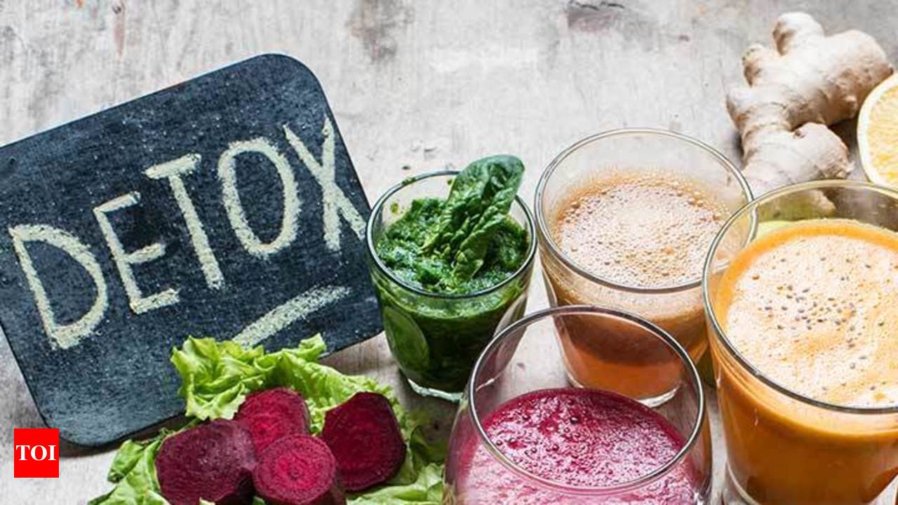 The New Crazy Detox Trend: Black Smoothies