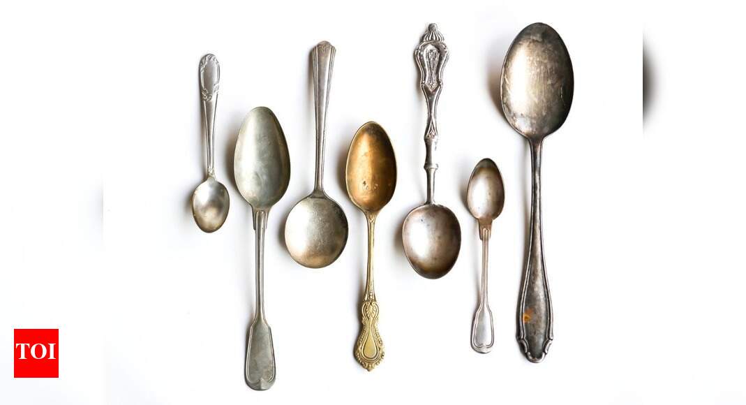Should you use a small spoon or a big spoon to avoid overeating