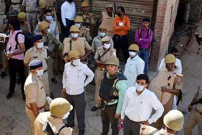 Cops attacked for objecting to mosque crowds in UP towns