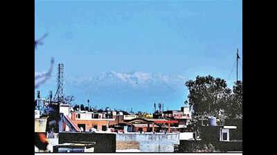 Photos: Seen from Jalandhar rooftops, Dhauladhar in full glory
