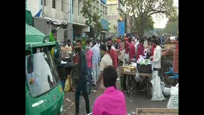 Lockdown: Delhi's Okhla market remains open