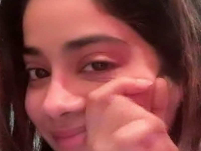Janhvi Kapoor thinks she has got chubby, but seems like she was only turned cuter; check picture inside