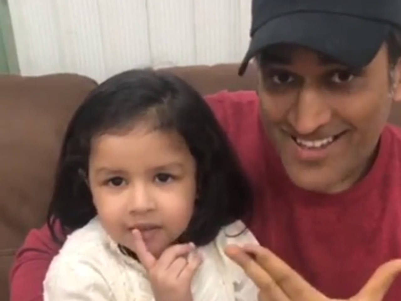 Ziva turns makeup artist for MS Dhoni | Off the field News - Times ...