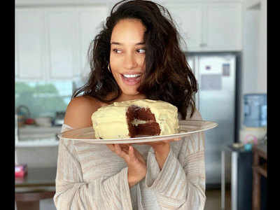 Watch: Lisa Haydon gives baking goals with scrumptious red velvet cake amid lockdown