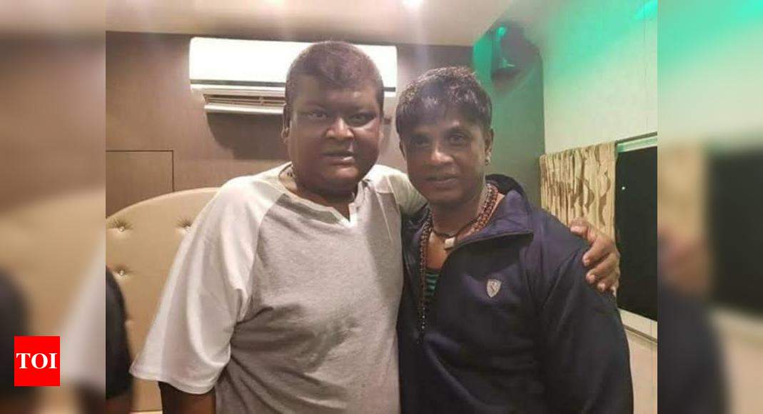 Duniya Vijay Visits Bullet Prakash In The Hospital Kannada