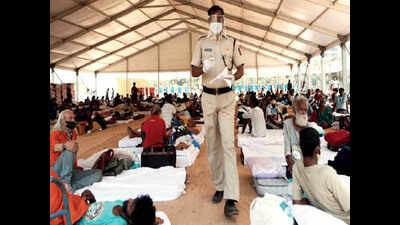 Mumbai: Migrants surviving on charity, want to take first train home ...