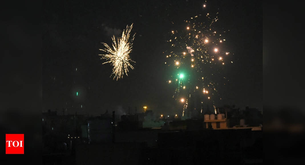 Delhi: Within 2 hours, crackers doubled pollution levels | Delhi News ...