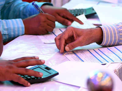 Centre to release all pending I-T refunds up to Rs 5 lakh