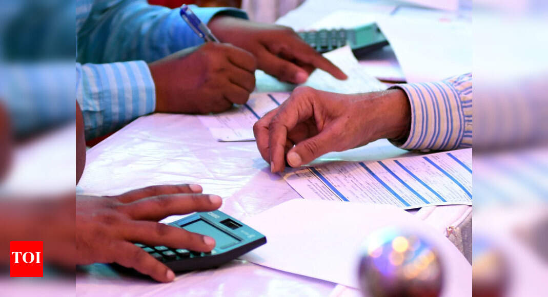 I-T dept to issue pending refunds up to Rs 5 lakh