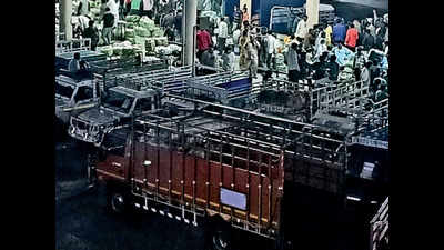 Ahmedabad: Crowded Jamalpur market closed