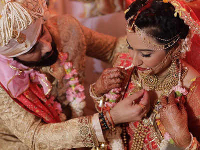 Kamya Panjabi and Shalabh Dang celebrate 2nd month anniversary; share pics from wedding