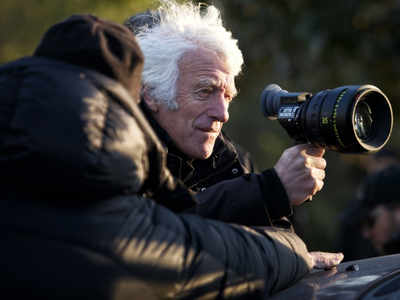 Roger Deakins says Hollywood films are more concerned about aesthetics than story