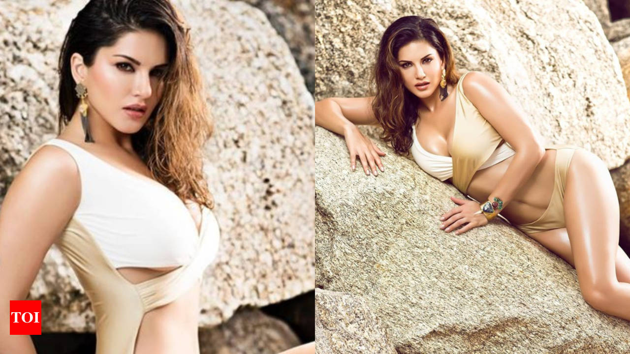 Sunny Leone turns up the heat in the cyberspace with her latest alluring  pictures | Hindi Movie News - Times of India