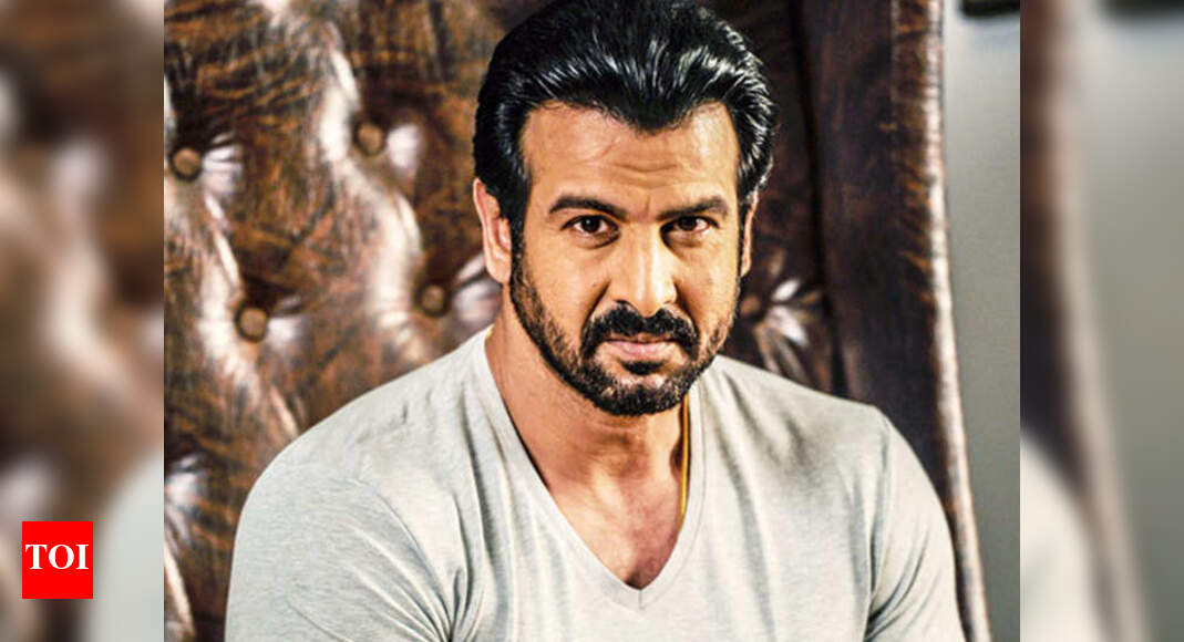 Important to keep morale of people up: Ronit Roy - Times of India