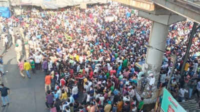 Covid-19: Hundreds of migrant workers gather at Bandra station in Mumbai