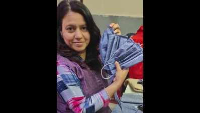 #CoronaCare: UP women make masks in bulk, distribute them for free